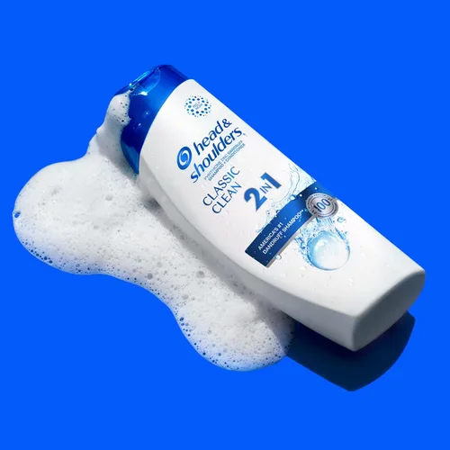 Vista 6 de Head & Shoulders Champú y acondicionador anticaspa, Classic Clean 2 en 1, 1% piritiona de zinc, control de escamas, limpieza profunda, cuidado