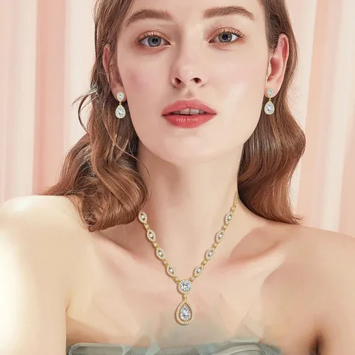 Vista 5 de GULICX - Conjunto de collar y aretes con circonita cúbica AAA con base chapada en plata para mujer, ideal para fiestas