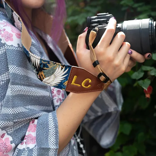 Vista 6 de Art Tribute Camera Strap for All DSLR and Mirrorless Cameras. Photographers Strap Neck, Shoulder & Crossbody Camera Strap C# Osaka Azul