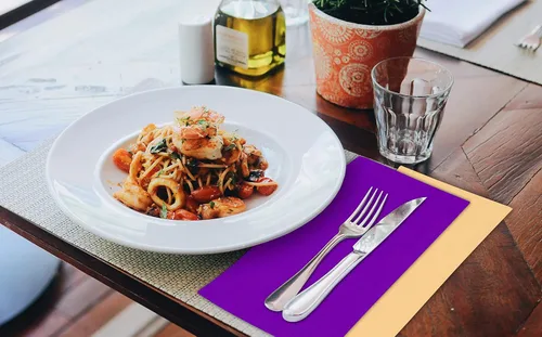 Vista 4 de Ruvanti Juego de 12 servilletas de tela de 18 x 18 pulgadas, lavables, suaves, duraderas, absorbentes, de mezcla de algodón, para hotel, almuerzo