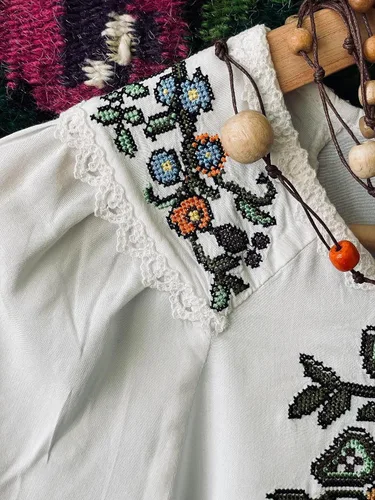 Vista 8 de Ukrainian Vyshyvanka Shirt, Ukrainian Traditional Blouse, Summer Embroidered Blouse, Bohemian Chic Style Top, Gift for her