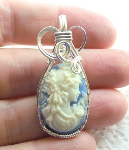 Vista 2 de Colgante de plata de ley 925 azul griego diosa mariposas camafeo grande