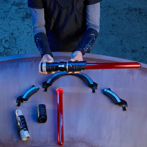 Vista 7 de STAR WARS Lightsaber Forge Inquisitor Masterworks Set de sable de luz electrónico de doble hoja, juguete de rol personalizable para niños a partir