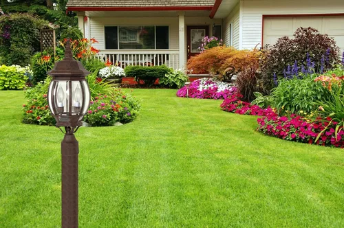 Vista 2 de Nuvo Lighting 60/898 - Montura de poste tradicional de tres luces de la colección Central Park en acabado bronce/oscuro