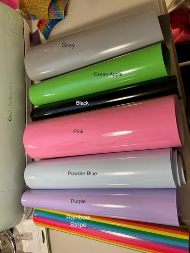 Vista 8 de Unicornio arcoíris de felpa rosa personalizado hecho a mano - Regalo personalizable
