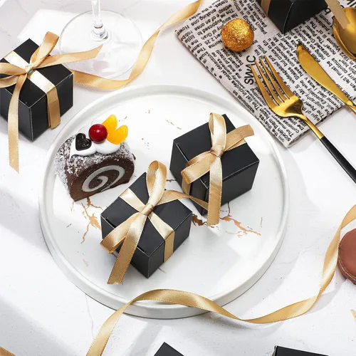 Vista 4 de Jutom 100 mini cajas de regalo, cajas de dulces extra pequeñas de papel con cinta dorada para el día de San Valentín, cumpleaños, boda, aniversario