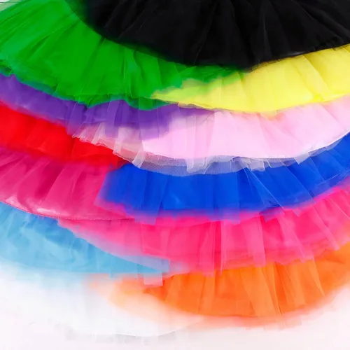 Vista 6 de Simplicity Conjunto de disfraz clásico de 4 capas de tul con falda tutú con calcetines de tubo para mujer