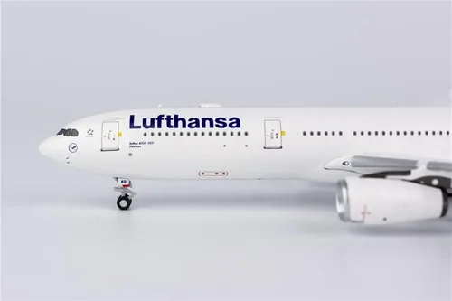 Vista 7 de Modelo NG Lufthansa para Airbus A330-300 D-AIKQ 1:400 DIECAST modelo preconstruido