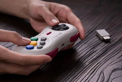 Vista 7 de 8Bitdo M30 2.4G Wireless Gamepad for Sega Genesis Mini and Mega Drive Mini and Switch with 6-Button Layout (White)