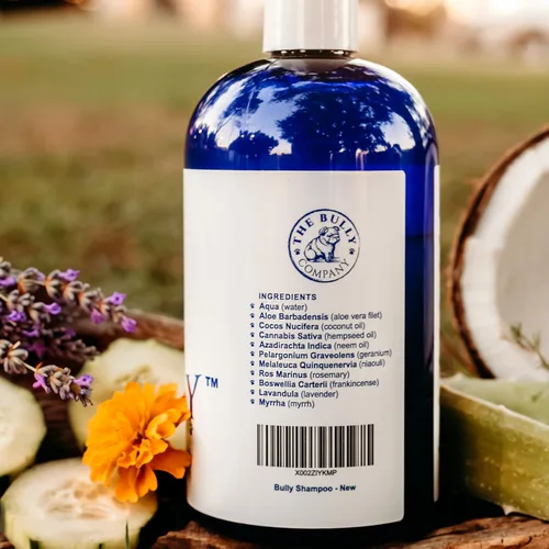 Vista 6 de Bully Shampoo - Champú Bulldog para perros, fórmula orgánica totalmente natural, aroma botánico refrescante. Específicamente para razas de bulldog