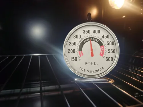 Vista 5 de Termómetro grande de horno de esfera de 2.36 pulgadas con números llamativos, lente de vidrio templado transparente, base de gancho, cuerpo de acero