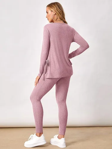 Vista 2 de OYOANGLE Conjunto de camiseta de maternidad con cuello redondo y nudo lateral para mujer