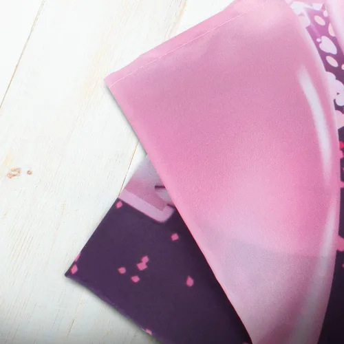 Vista 4 de pancarta grande rosa con texto en inglés Happy Birthday