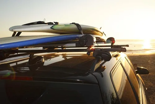 Vista 6 de Inno Bastidores – Portaequipajes para tabla de surf con bloqueo – Soporte superior de coche para deportes acuáticos, plata, capacidad de 3