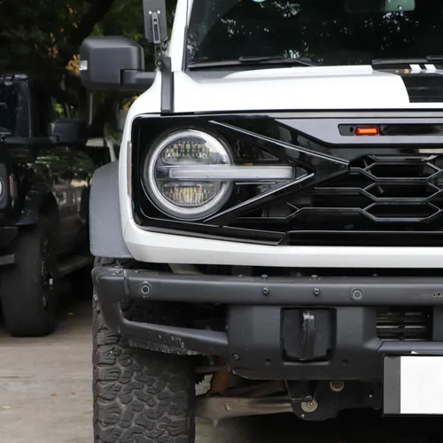 Vista 3 de Kits de parrilla frontal negra brillante con luces LED ámbar para parrilla compatibles con Ford Bronco 2021 2022 2023 2024 2025 2 puertas 4 puertas