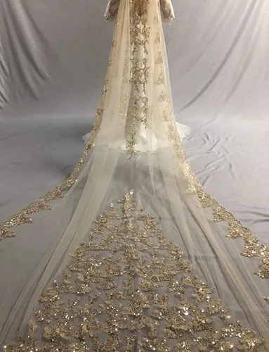 Vista 2 de Faithclover - Velos de boda, longitud catedral, apliques de encaje de lentejuelas de 1 nivel con peine