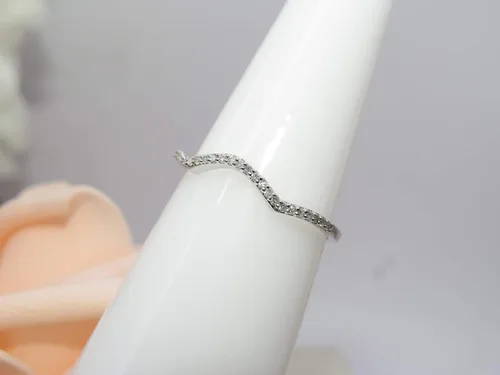 Vista 3 de Dazzlingrock Collection Anillo de protección apilable de 0.12 quilates con diamantes blancos redondos para mujer, aniversario, boda, anillo