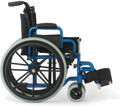 Vista 4 de Medline Kidz - Silla de ruedas pediátrica con cinturón de seguridad de nailon de 14 pulgadas de ancho, capacidad de peso de 250 libras, asas