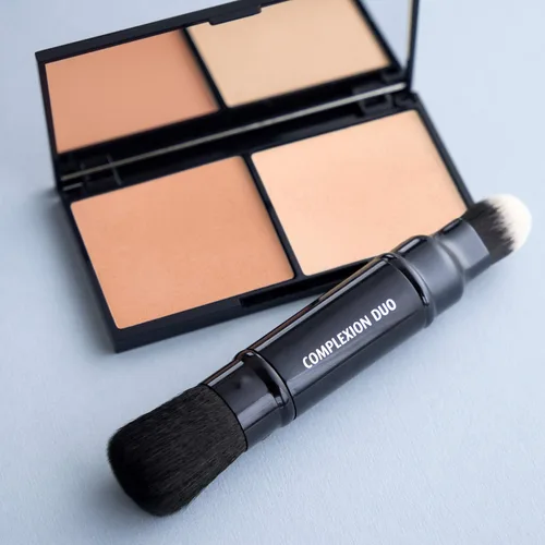 Vista 5 de Lune+Aster Complexion Duo Brush - Cepillo de tez vegano multitarea y de doble punta