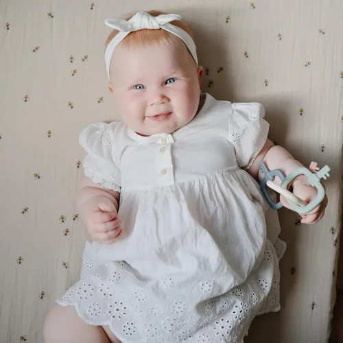 Vista 6 de mushie Juguete clave Juguete sensorial para bebés de 10 meses o más