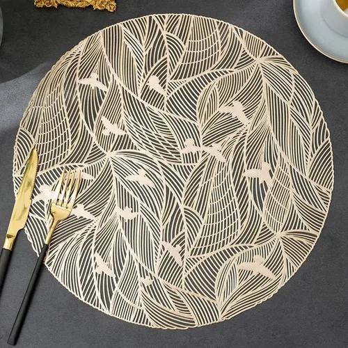 2/4/6pcs 38cm Gold Hollow Design Round PVC Placemats, Heat Resistant Waterproof Non-Slip Table Mats for Hotel Restaurant, Home Kitchen (Gold,