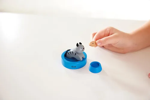 Vista 6 de Hape Juego de animales de madera para casa de muñecas de mascotas y familias 2