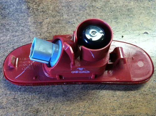 Vista 3 de NUEVO OEM NISSAN CUBE 2009-2014 LUZ DE MARCADOR LATERAL TRASERO DERECHO - GUARDABARROS - ROJO