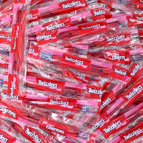Vista 3 de Pullin Peel Cereza Caramelo de Regaliz – Paquete de 36 bocados envueltos individualmente, caramelo rojo suave y masticable, bolsa de 1 libra