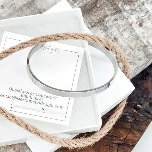 Vista 5 de Mama Bear Cuff Mama Bear Bracelet Gift For Mama Bear with Cubs Gift Valentines Day Gift Gift Birthday Personalized Amount of Cubs Mom Gift