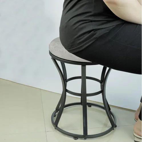 Vista 8 de Taburete de tocador, taburetes grises para sala de maquillaje, taburete otomano redondo, reposapiés de terciopelo para baño, dormitorio, muebles