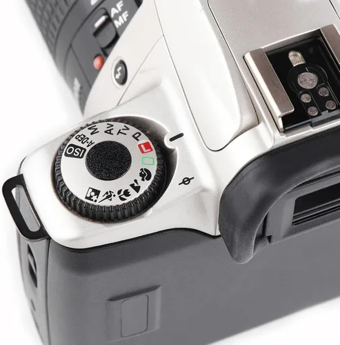 Vista 6 de Cámara Canon Rebel 2000 SLR de película con lente EF de enfoque automático Canon 28-80mm (Renovada)