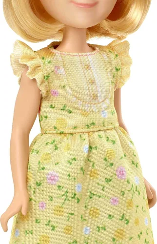 Vista 6 de Mattel Spirit Untamed Abigail Doll (aproximadamente 7 pulgadas), 2 trajes de moda, bolso y accesorio con temática de caballo, 7 articulaciones