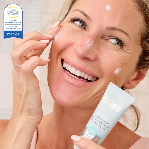 Vista 5 de Bliss Block Star Clarifying - Protector solar mineral diario de amplio espectro SPF 30, fórmula mezclable segura para poros para piel propensa a