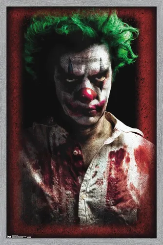 Vista 9 de Trends International Póster de pared de payaso psicópato, 14.725 x 22.375 pulgadas, versión enmarcada de madera de granero Versión enmarcada Barnwood