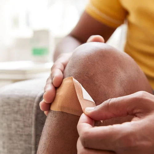 Vista 7 de McKesson Vendajes adhesivos, estériles, parche de tela, 2 x 4 pulgadas, 50 unidades, 1 paquete