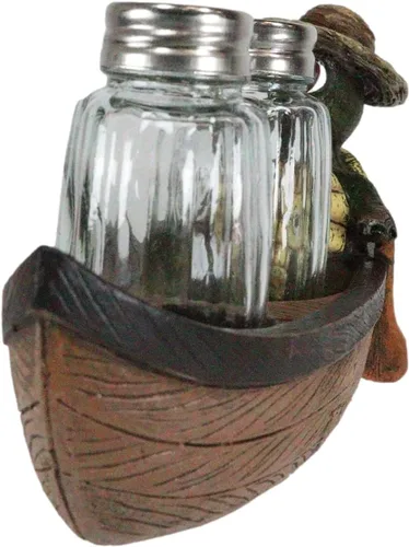 Vista 6 de Ebros Gift Happy Camper Turtle Zippy con un sombrero de excursionista, bote de remo, salero y pimienta, figura con agitadores de vidrio