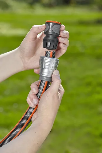 Vista 4 de Gardena Conector de manguera premium de 0.748 in (3/4 ") Adaptador para grifos, ajuste muy apretado, a prueba de heladas, empuñaduras empotradas