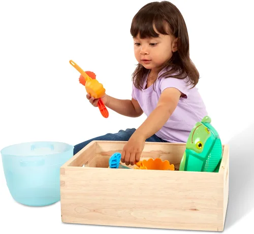 Vista 9 de Melissa & Doug Sunny Patch Seaside Sidekicks - Juego de arena para hornear, juguete de playa, juego al aire libre para niños a partir de 3 años