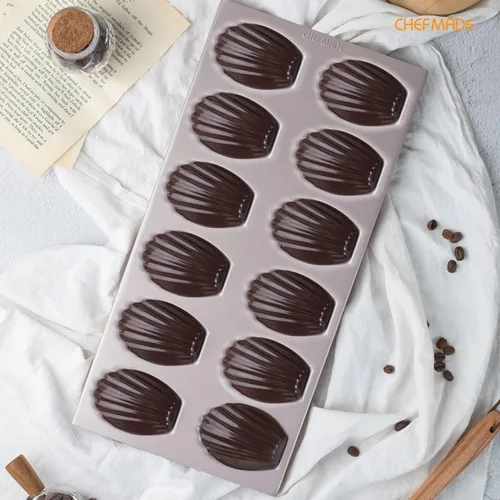 Vista 4 de CHEFMADE Molde Madeleine, molde para pastel, 12 cavidades, antiadherente, ovalado, concha Madeline, juego de utensilios para hornear para el horno