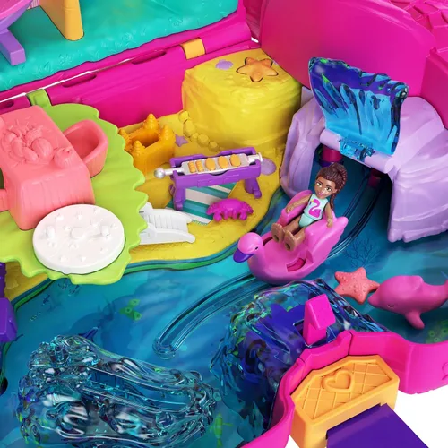 Vista 4 de Polly Pocket Travel Toy, Flamingo Party Playset with 2 Micro Dolls & 26 Surprise Accessories, Animal Toy Compact