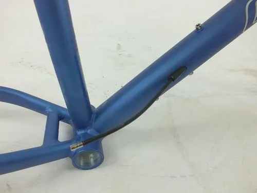 Vista 3 de Gravity Horquilla de marco de bicicleta gruesa para ruedas de 26 pulgadas con tija de sillín y abrazadera de tija de sillín para auriculares.