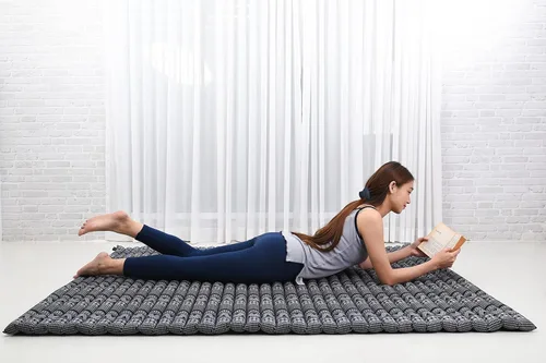 Vista 75 de Leewadee colchón tailandés enrollable para cama de invitados, tapete de yoga, para masaje tailandés, ecológico, orgánico y natural.