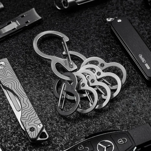 Vista 7 de KeyUnity Mosquetón de acero inoxidable, mini clips, llavero organizador para llaves, linterna, cuchillo plegable y silbatos