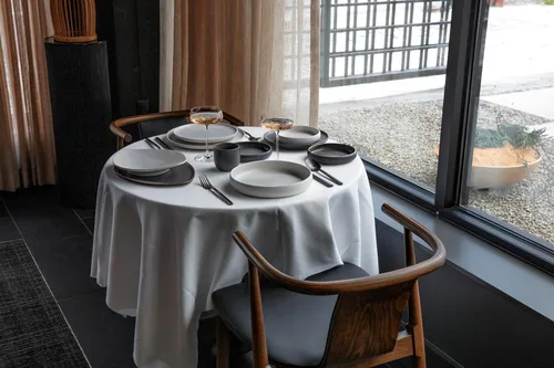 Vista 4 de Zwiesel Glas Sensa, Copa de Cóctel Cupé (Juego de 4), Copas de Cristal Tritan Aptas para Lavavajillas, Fabricadas en Alemania (8 Onzas)