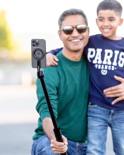 Vista 5 de KraftGeek Trípode magnético para teléfono con MagSafe para iPhone, trípode de 64 pulgadas con soporte para selfie y grabación de video, vlogging