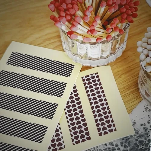 Vista 7 de Calcomanías rectangulares de 2 x 0.5 pulgadas con patrón de rayas únicas – 12 piezas Papel de huelga de carbón con adhesivo precortado