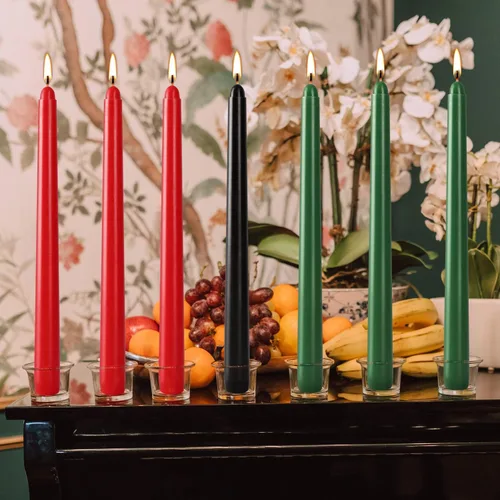 Vista 6 de 7 velas Kwanzaa color verde, rojo y negro, velas cónicas Kwanzaa, velas elegantes metálicas de Navidad para decoración de iglesia