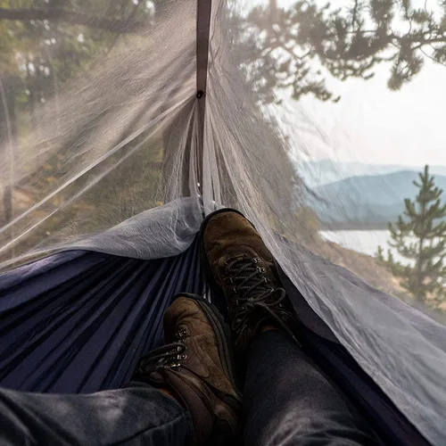 Vista 2 de Sunyear Hamaca para acampar con lona y red para la lluvia, hamaca portátil para acampar, hamaca de doble árbol, para exteriores, interiores