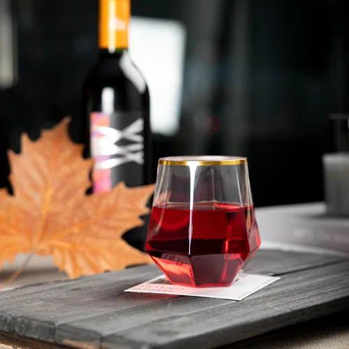 Vista 4 de Lullaby 40 piezas de vasos de vino de plástico con borde dorado, vasos de vino desechables transparentes de 12 onzas para champán, whisky y cóctel