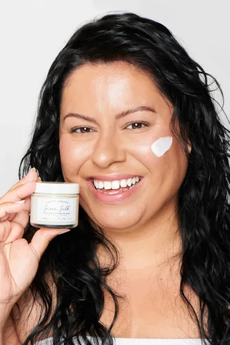 Vista 4 de Earth Harbor SIREN SILK Crema de hidratación multitarea repleta de 20 activos botánicos, crema de noche vegana y libre de crueldad animal